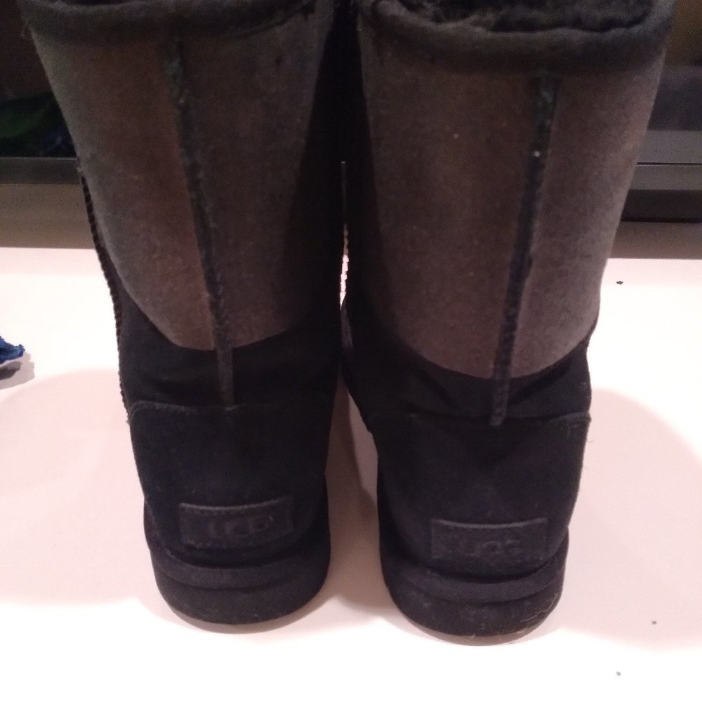 UGG boots size 9 - Picture 2 of 4